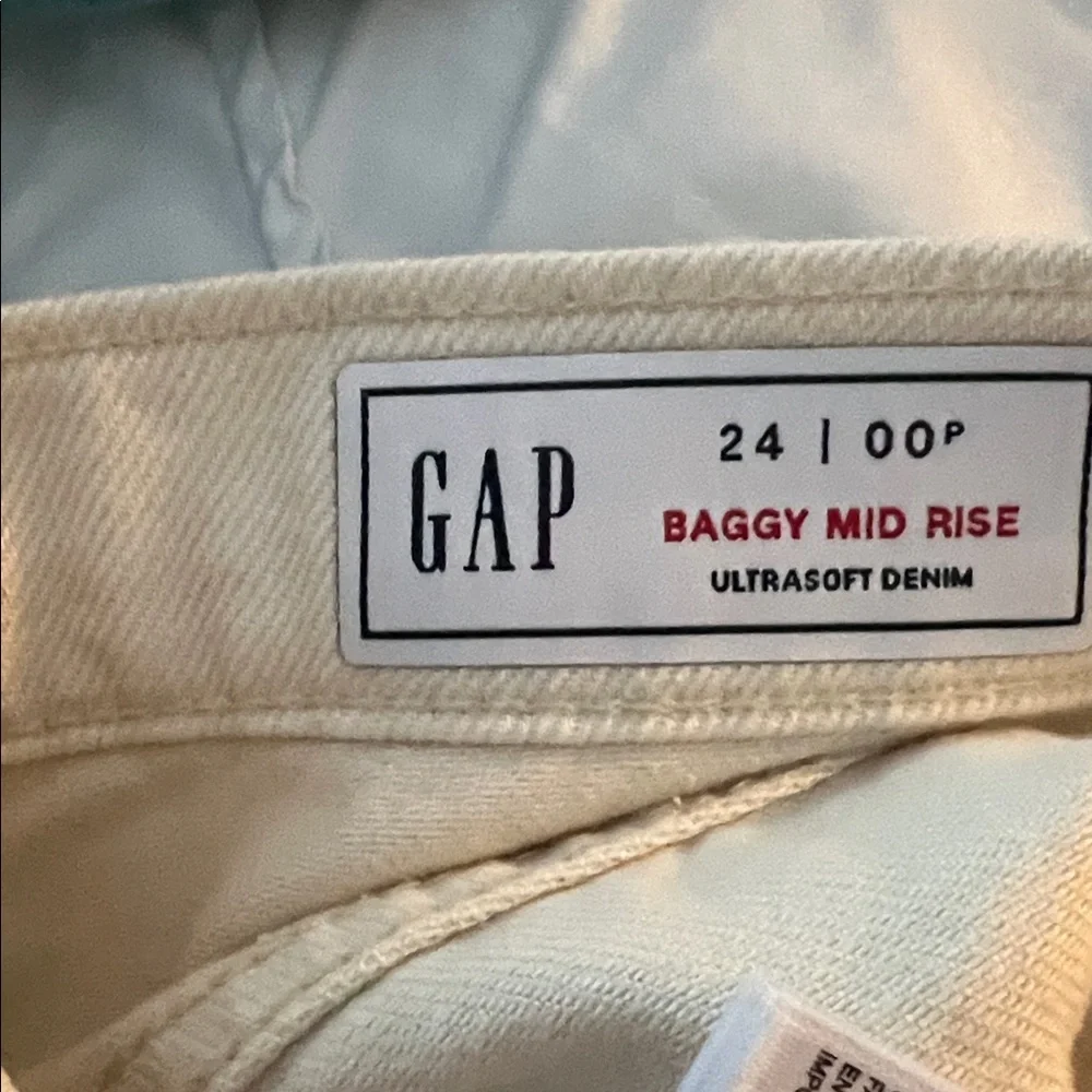 GAP Mid Rise UltraSoft Baggy Jeans - Picture 4 of 4